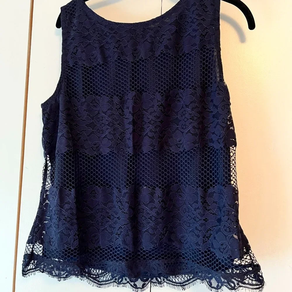 NWOT! LOFT Navy Lace Tank Fully Lined, Size Medium - Picture 1 of 1